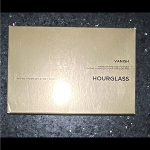 Hourglass Vanish Airbrush Powder in Gold Case